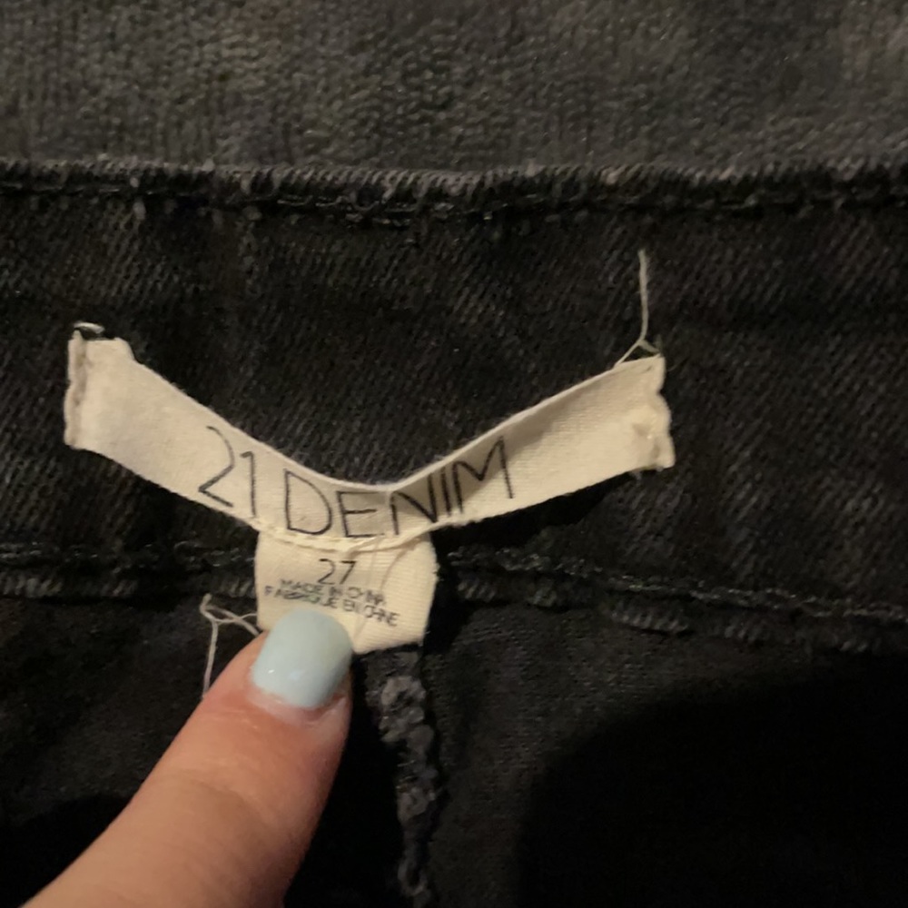Shorts - Picture 3 of 3